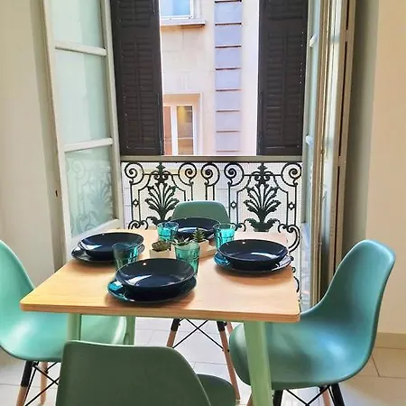 Lemonsuites Mercato 아파트 말라가